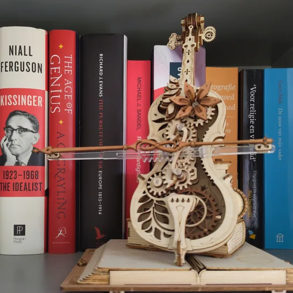 Afbeelding van de 'Magic Cello' van ROKR, een houten bouwdoos. © Pieter Beens